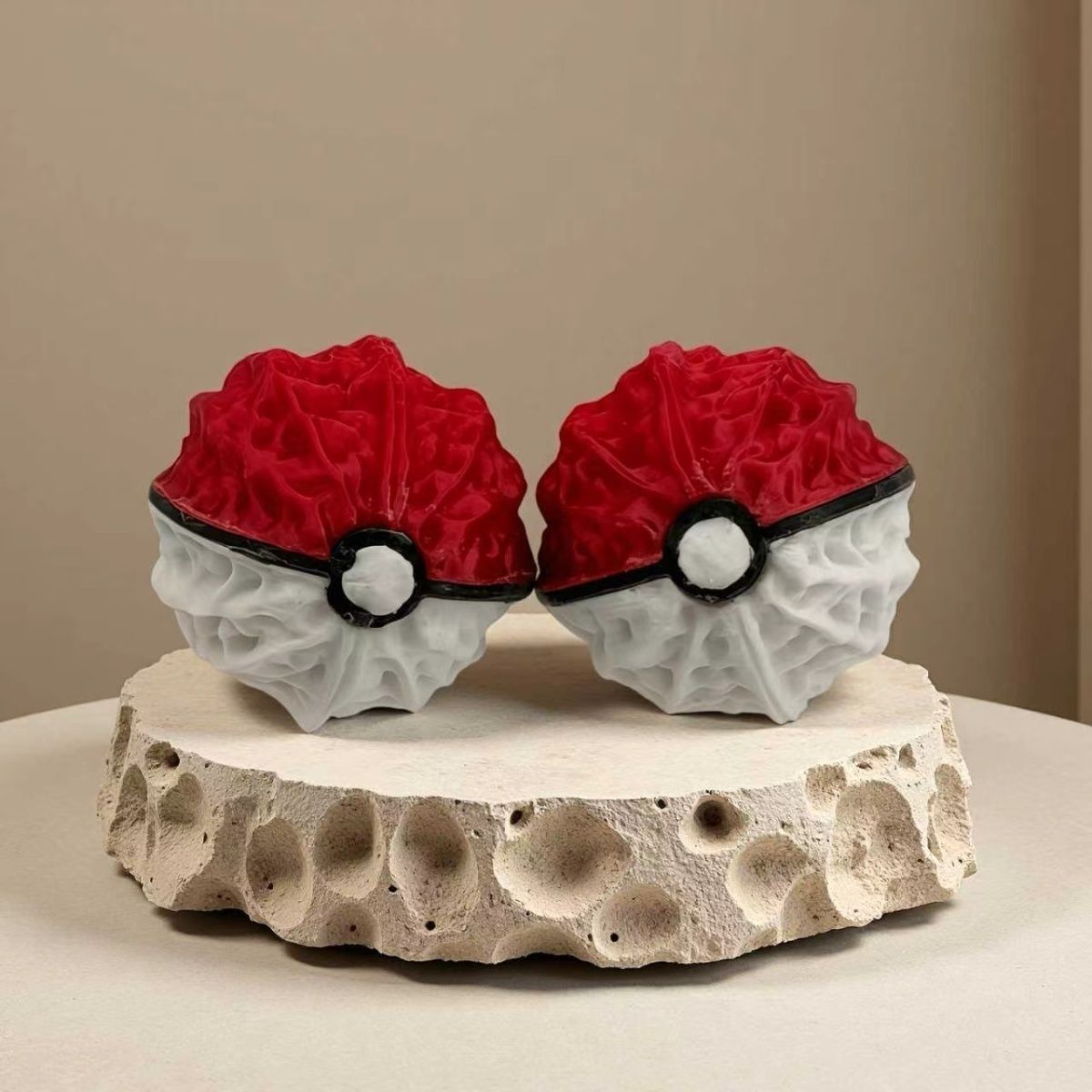 ポケモン ポケボール 3D ウォールナット レッドホワイト  - Pokeball Cosplay Prop のレビューと価格